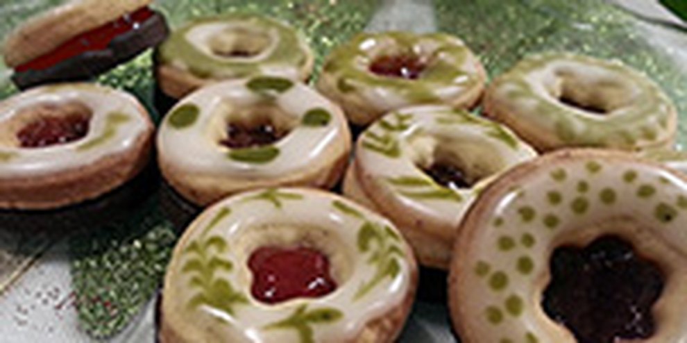 Matcha-Erdbeer-Plätzchen