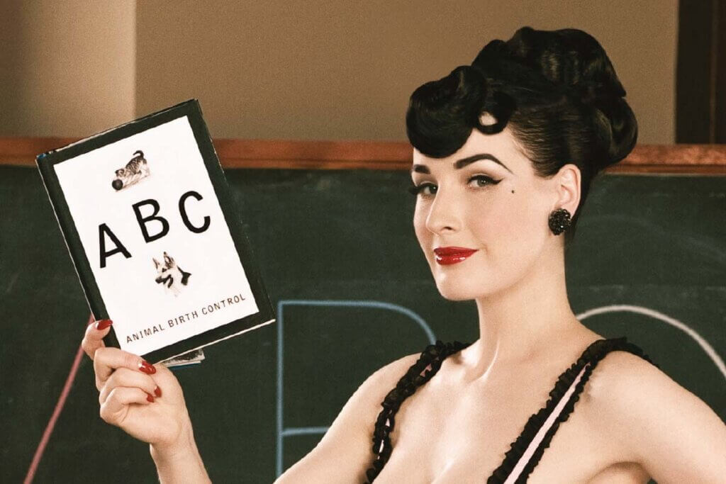 Dita Von Teese PETA Motiv
