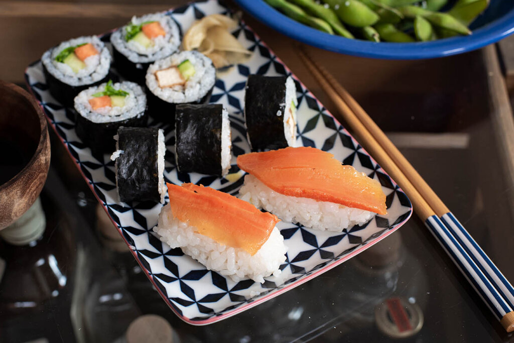 Sushi mit Karottenlachs