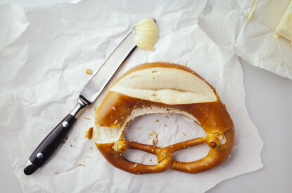 Buttermesser und Brezel