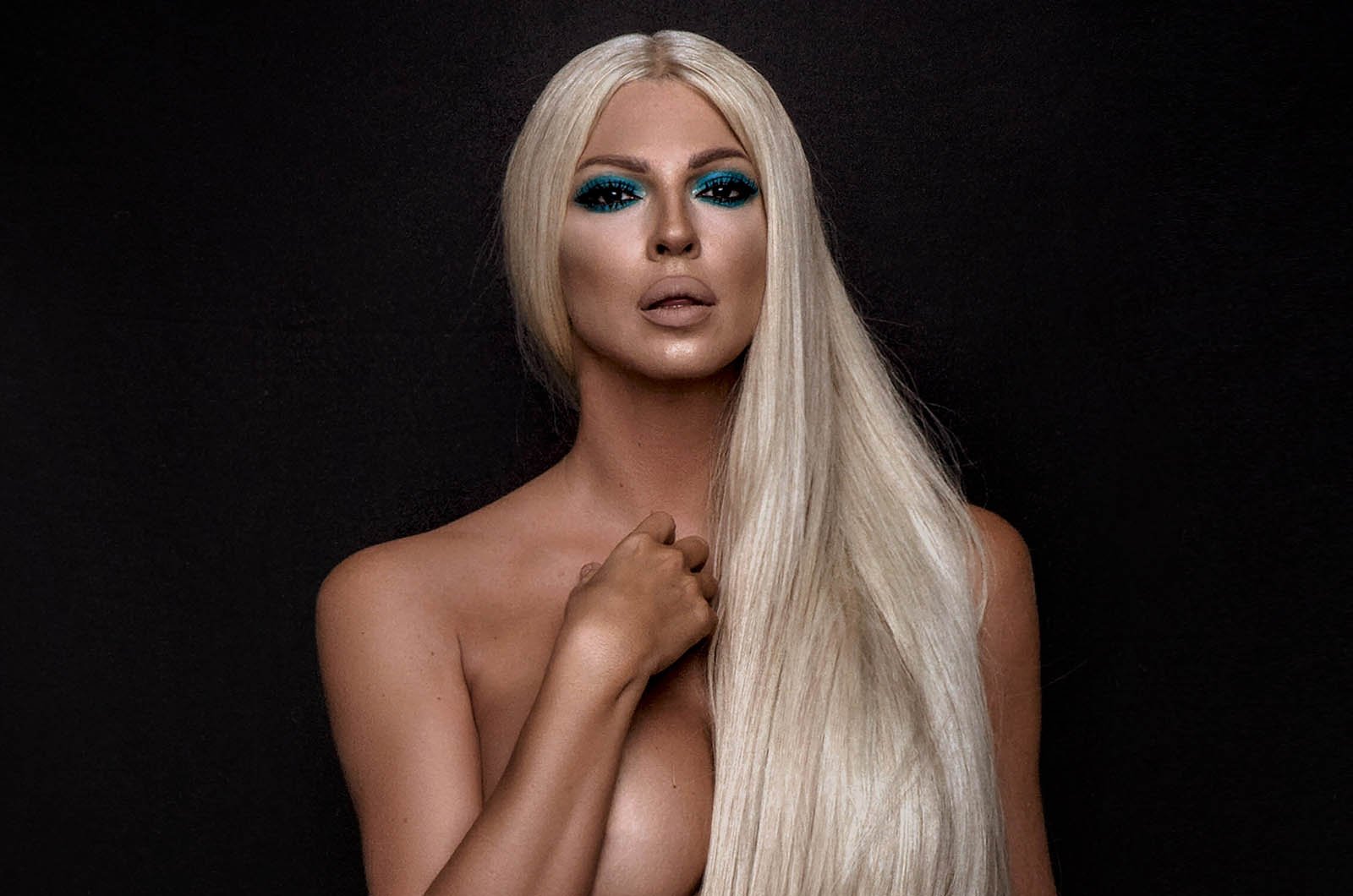 Serbian Singer Jelena Karleuša: ‚I’d Rather Go Naked Than Wear Fur!‘