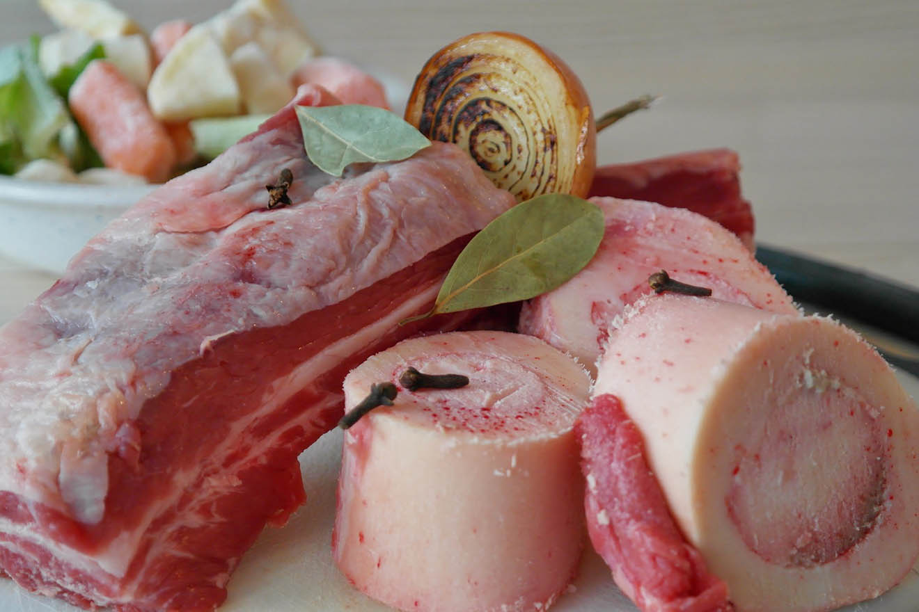 Knochenbrühe: 5 Fragen, die Sie sich über „Bone Broth“ stellen sollten