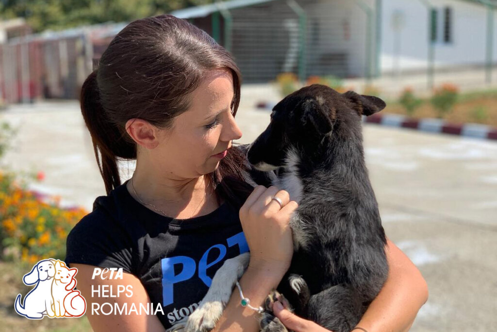 PETA Mitarbeiterin mit Hund