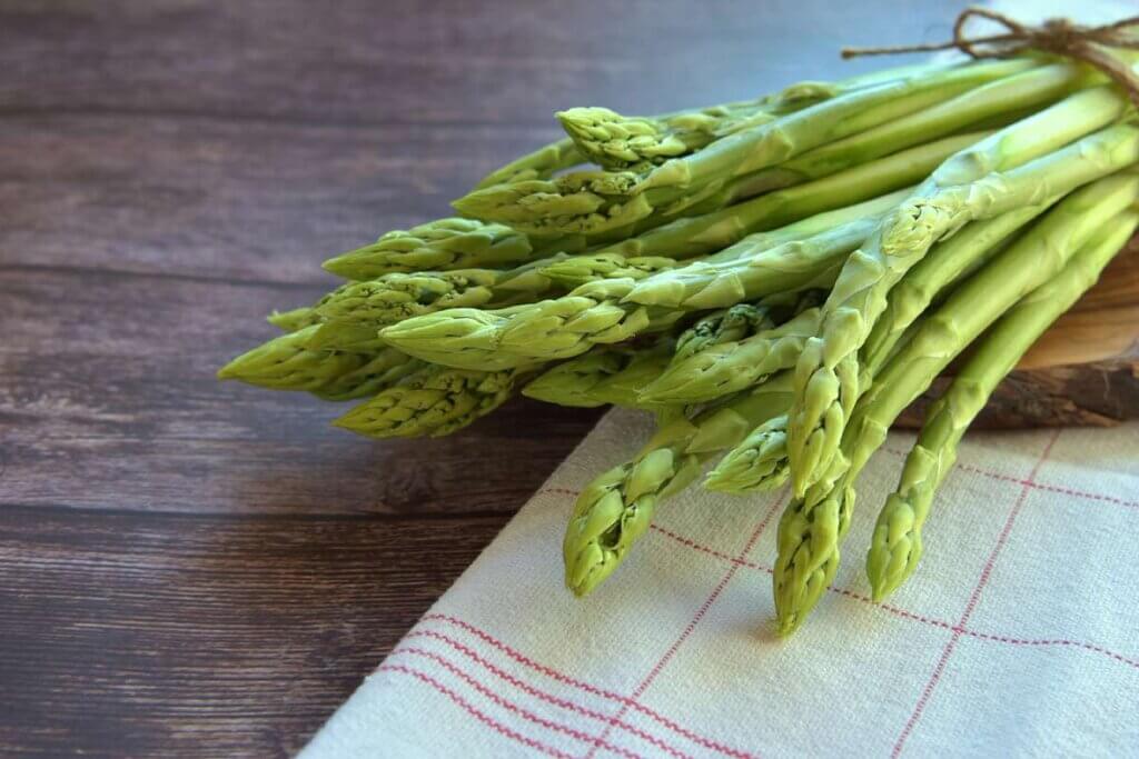Gruener Spargel