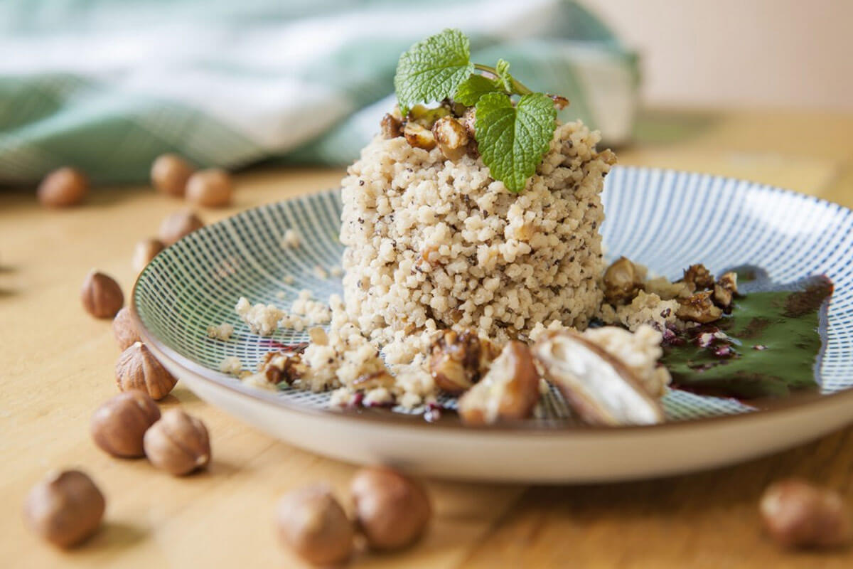 Süßer Couscous mit Früchten und Nüssen – einfach und lecker