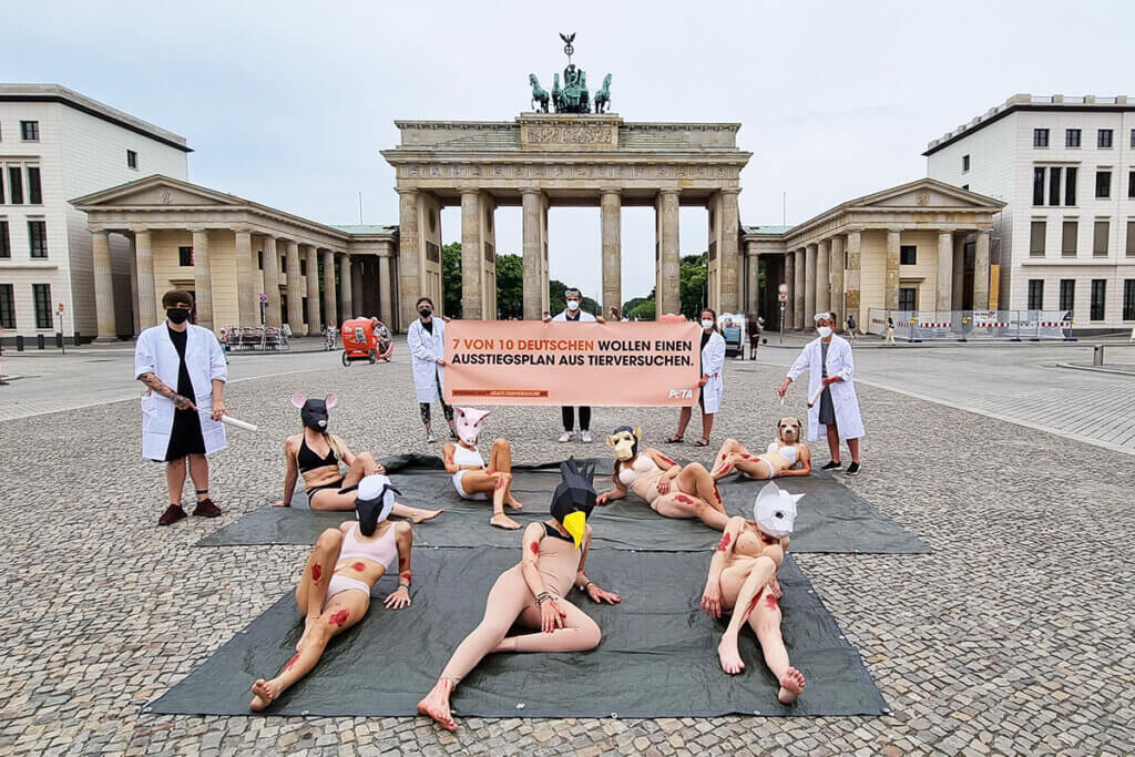 Aktion gegen Tierversuche in Berlin