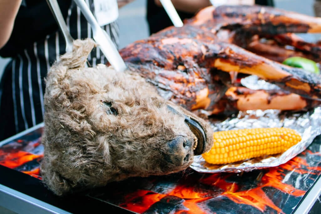PETA Demo Hunde grillen in Innenstädten